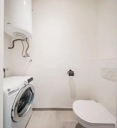 75 M² Near Nussdorferstrasse U6 *
